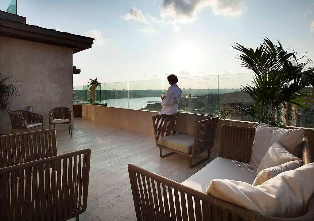 Radisson Blu Hotel Istanbul Pera 5*,