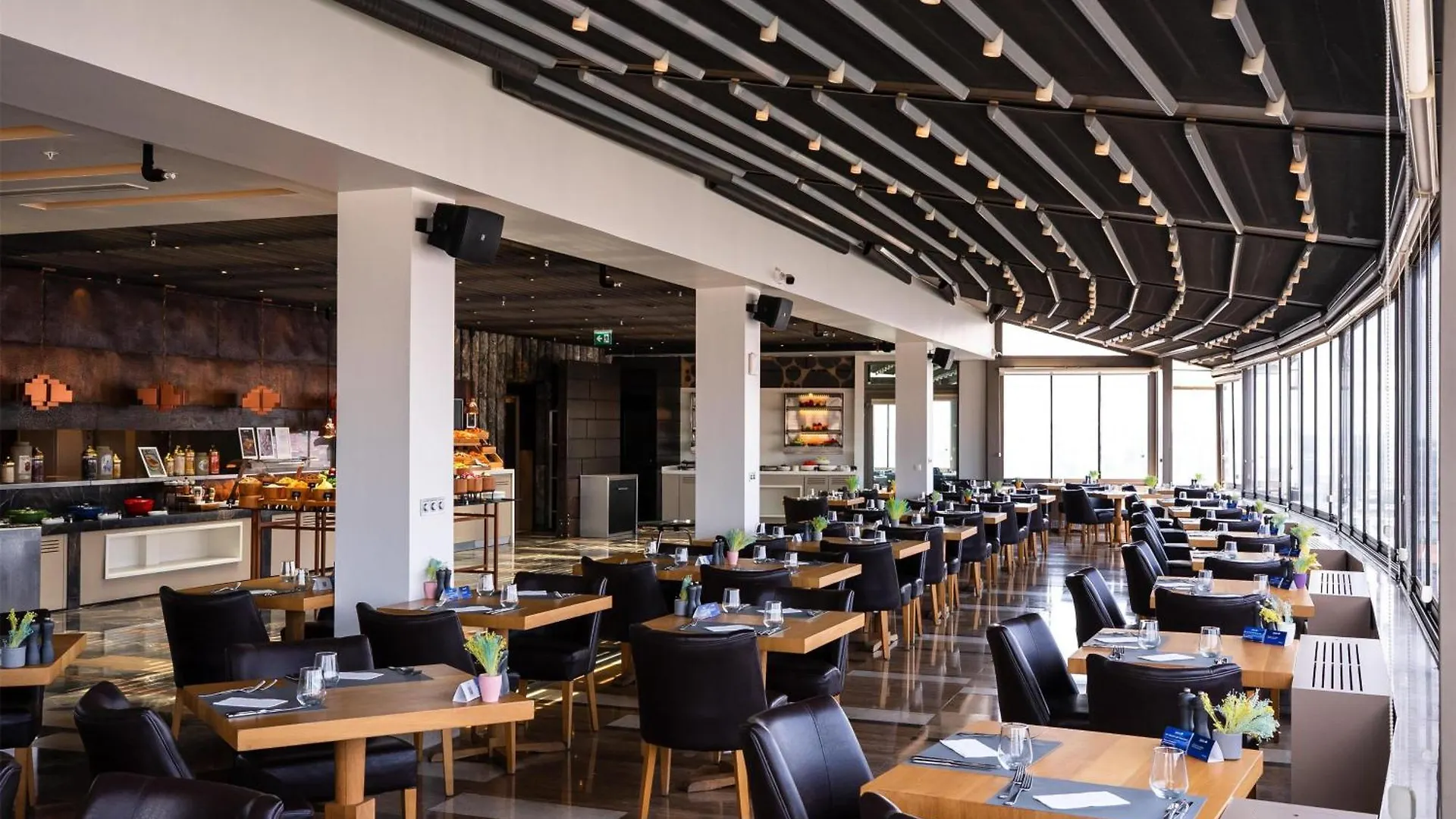 Radisson Blu Hotel Istanbul Pera 5*,