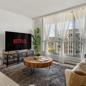 Downtown Near Rogers Place With Covered Parking, Sleeps 6, Pool Table, Sauna, Gym, Two Bedrooms & , Edmonton Canada