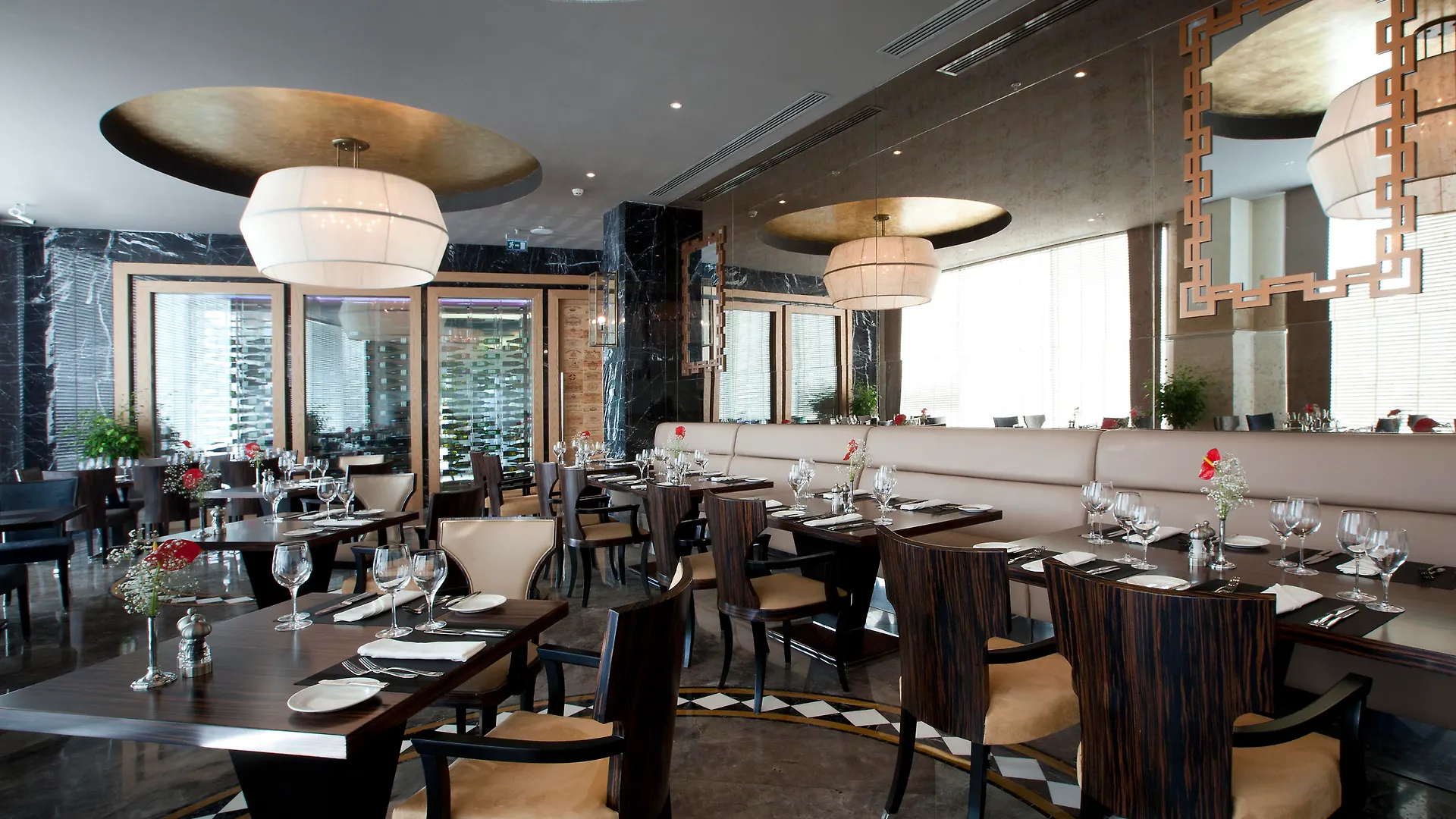 Radisson Blu Hotel Istanbul Pera 5*,