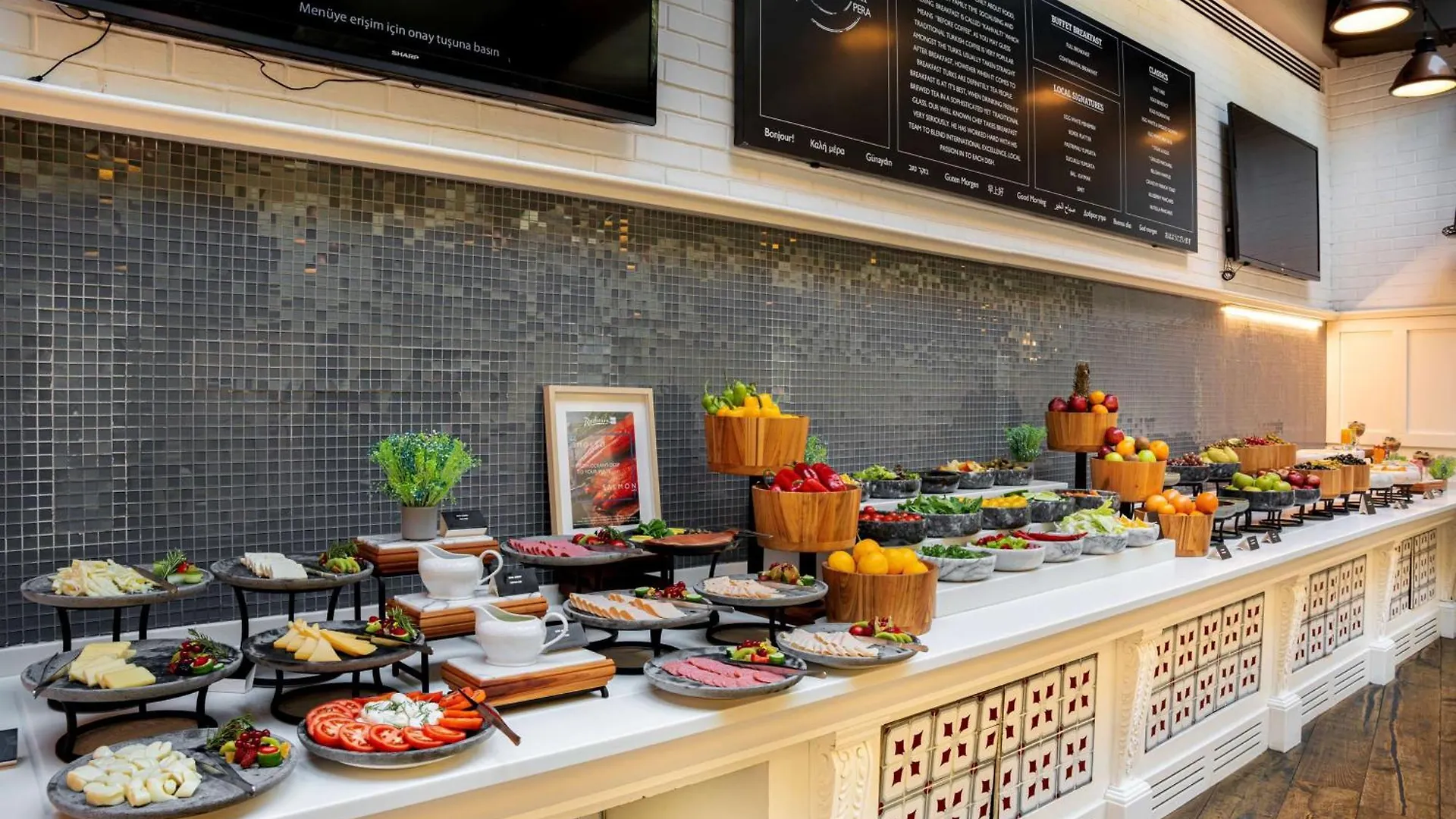 Radisson Blu Hotel Istanbul Pera 5*,